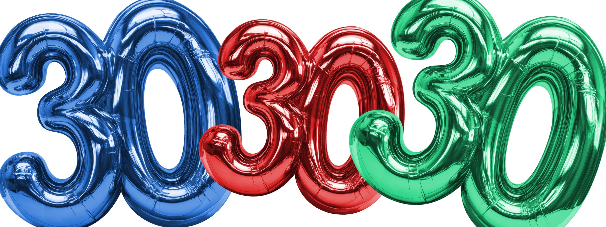 Drei große, glänzende Ballon-Zahlen '30' nebeneinander in Blau, Rot und Grün - symbolisch für ein 30-jähriges Jubiläum oder einen besonderen Anlass.